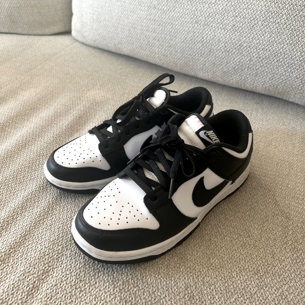 Barely worn mike panda low dunks Womens size 6.5